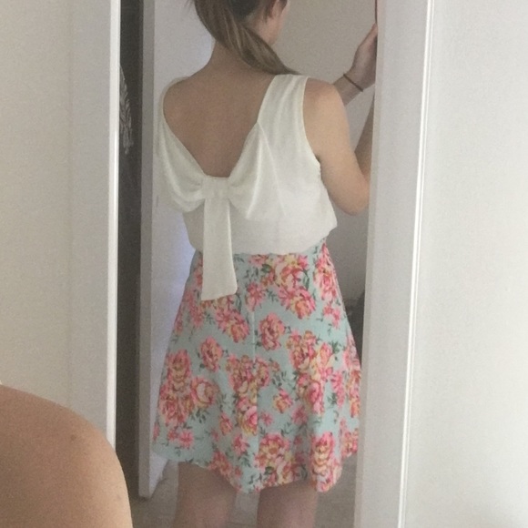 Boutique floral sundress with bow - Picture 2 of 5
